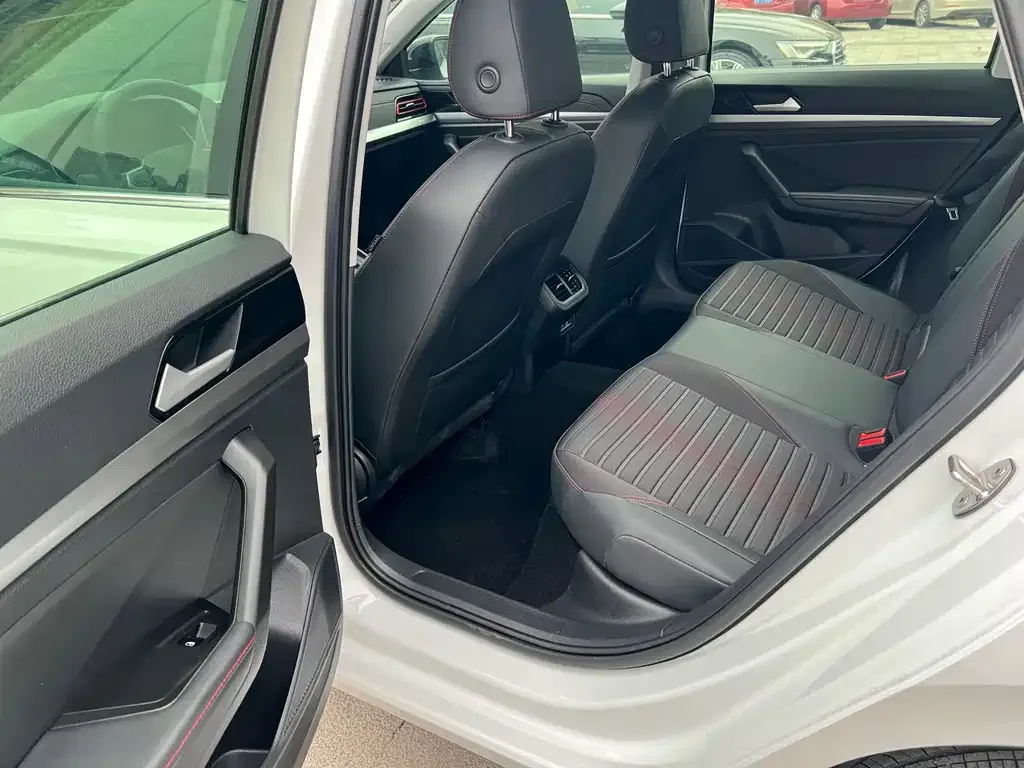 Volkswagen Lavida 2023 из CN, фото 3