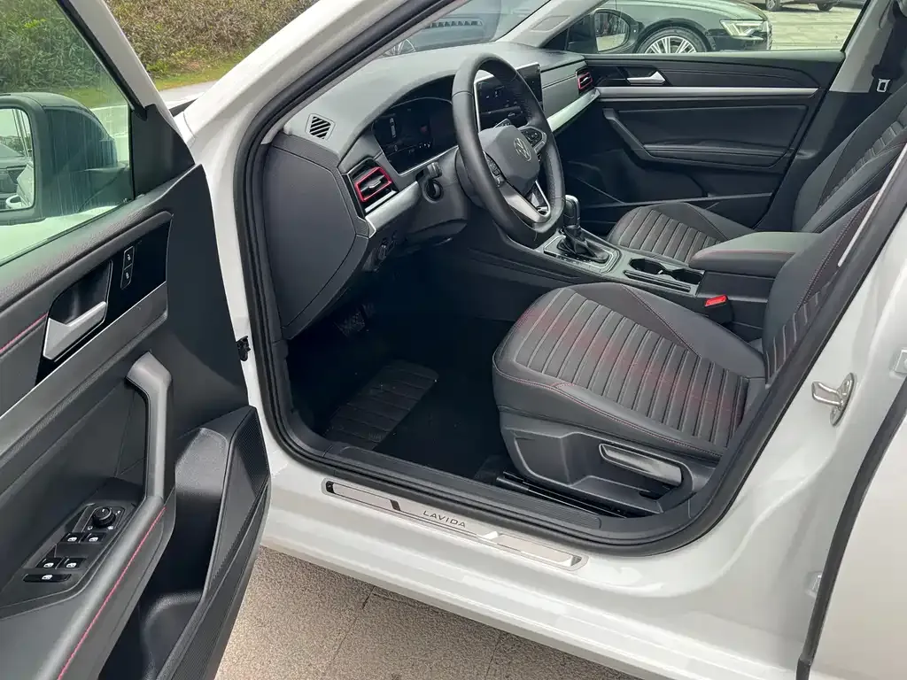 Volkswagen Lavida 2023 из CN, фото 7