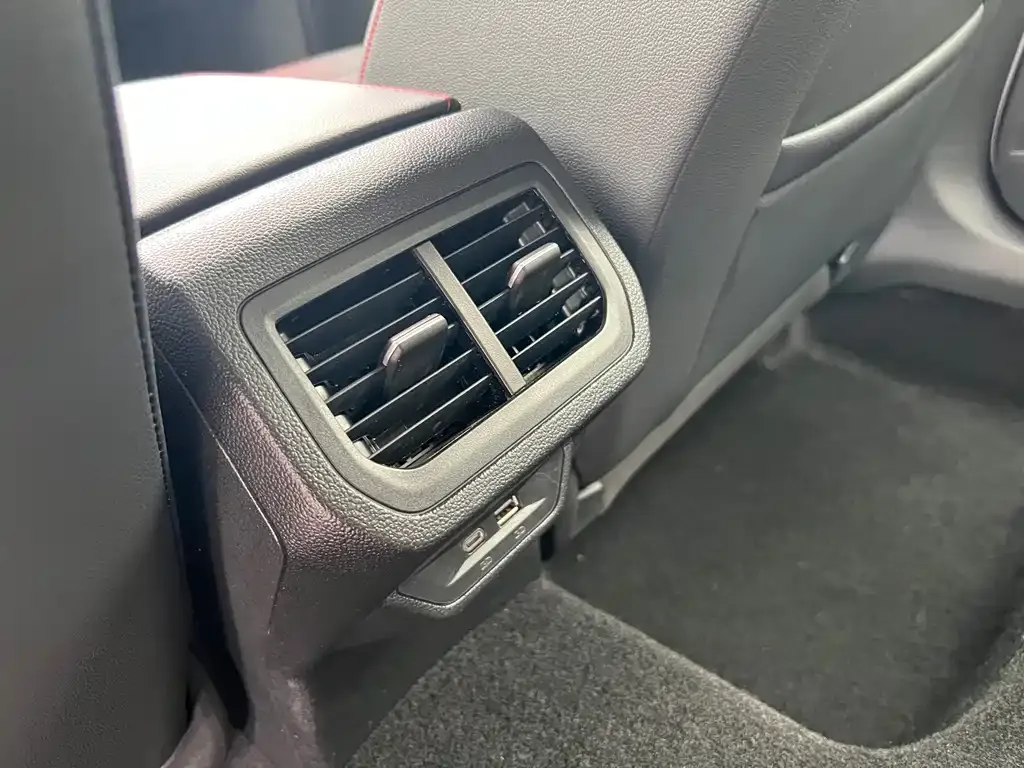 Volkswagen Lavida 2023 из CN, фото 9