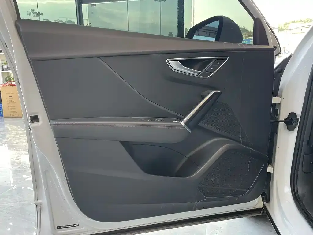 Audi Q2L 2023 из CN, фото 6