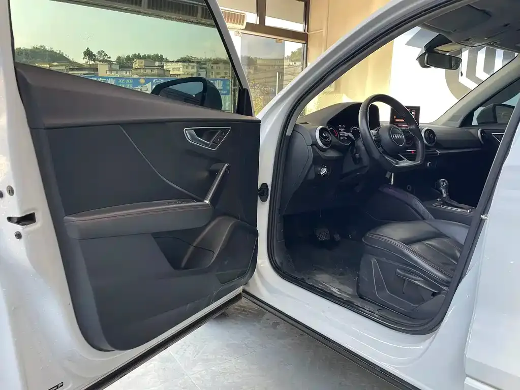 Audi Q2L 2023 из CN, фото 10