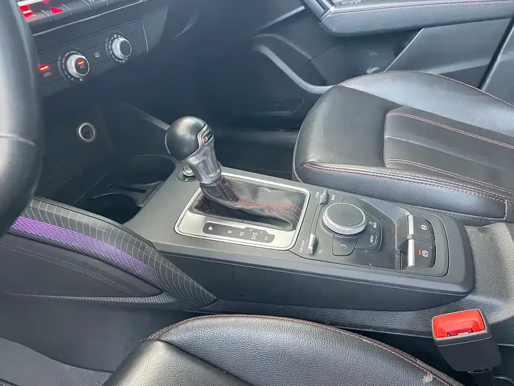 Audi Q2L 2023 из CN, фото 9