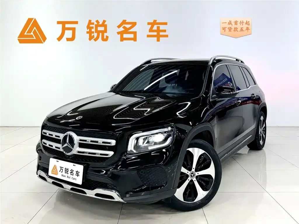 Mercedes-Benz GLB — фото 1