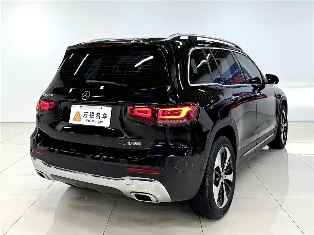 Mercedes-Benz GLB — фото 2