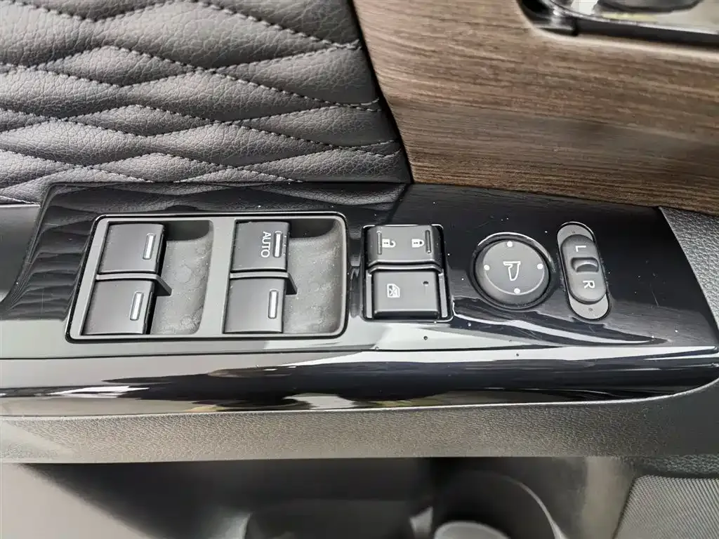 Honda Odyssey — фото 10