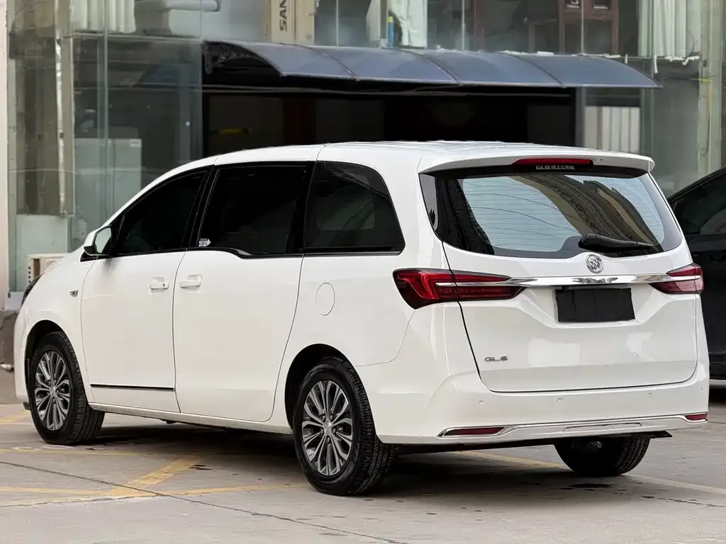Buick GL8 2021 из CN, фото 2