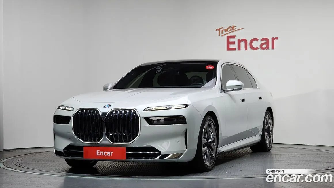 BMW i7