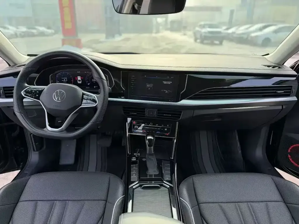 Volkswagen Passat 2023 из CN, фото 8