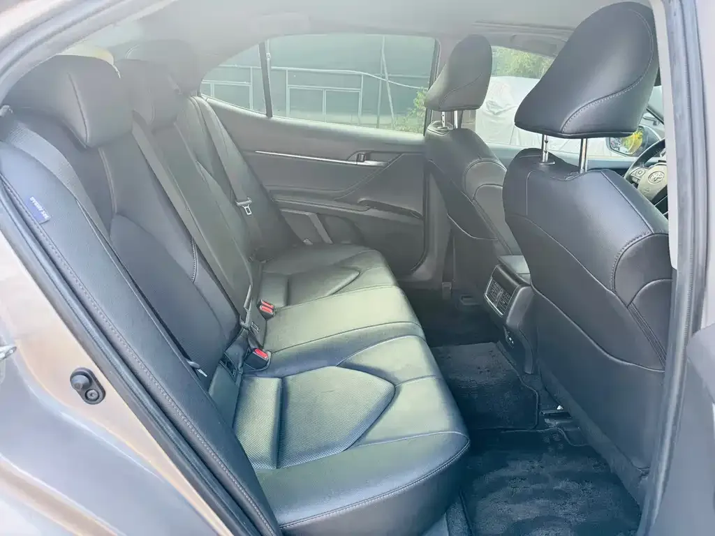 Toyota Camry 2022 из CN, фото 2