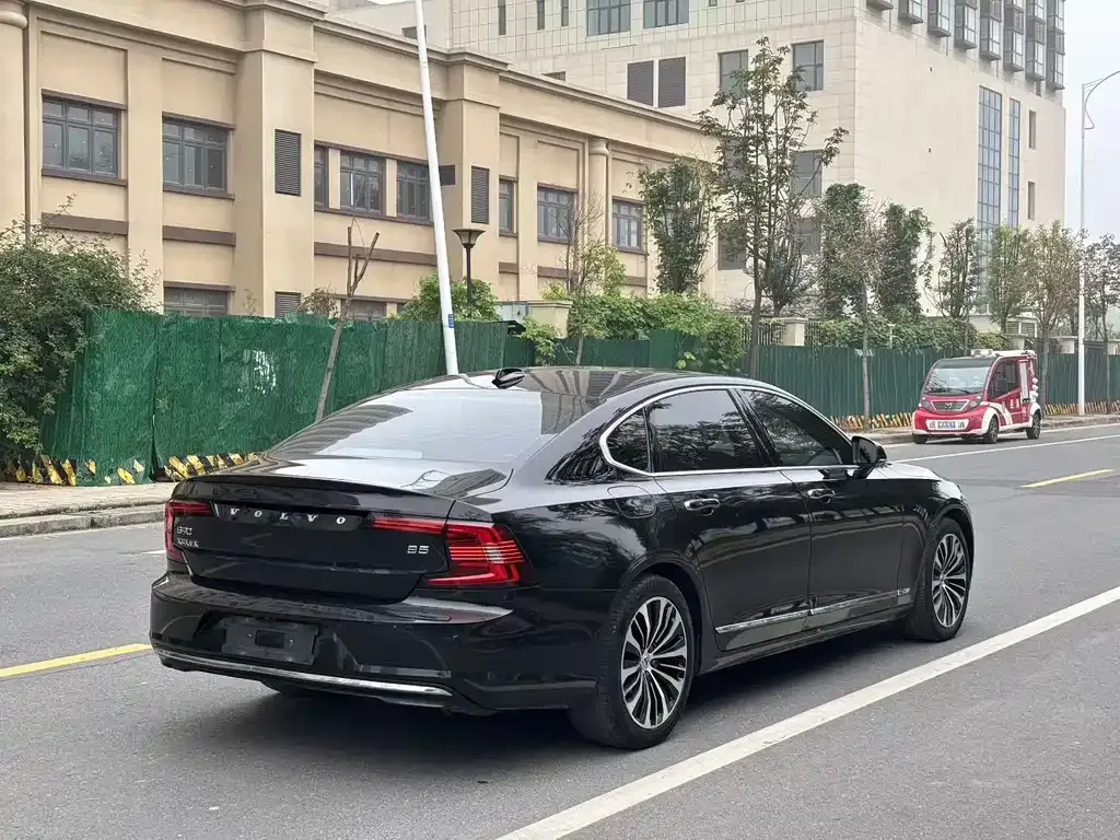 Volvo S90 — фото 8