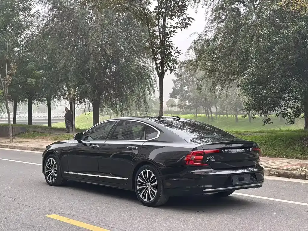 Volvo S90 — фото 6