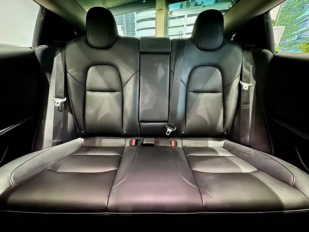 Tesla Model 3 — фото 4