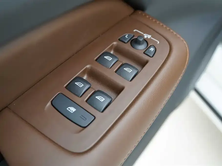 Volvo S60 2026 из CN, фото 6