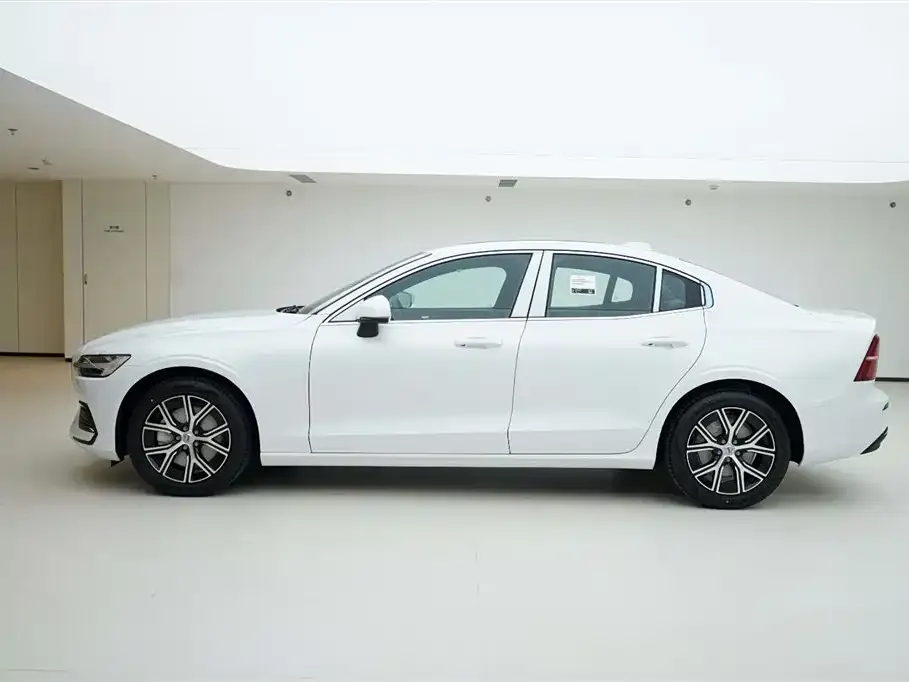 Volvo S60 2026 из CN, фото 2