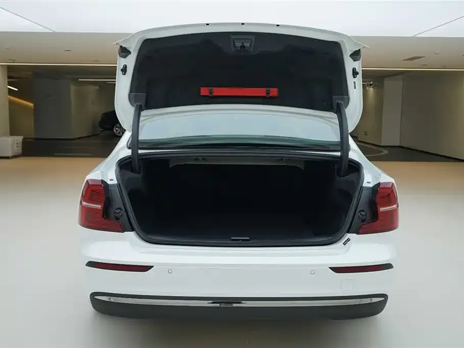 Volvo S60 2026 из CN, фото 3