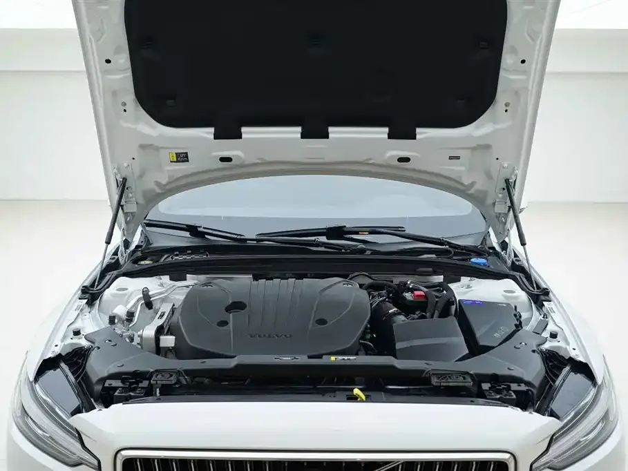 Volvo S60 2026 из CN, фото 9
