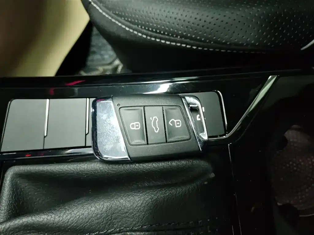Volkswagen Passat 2022 из CN, фото 4