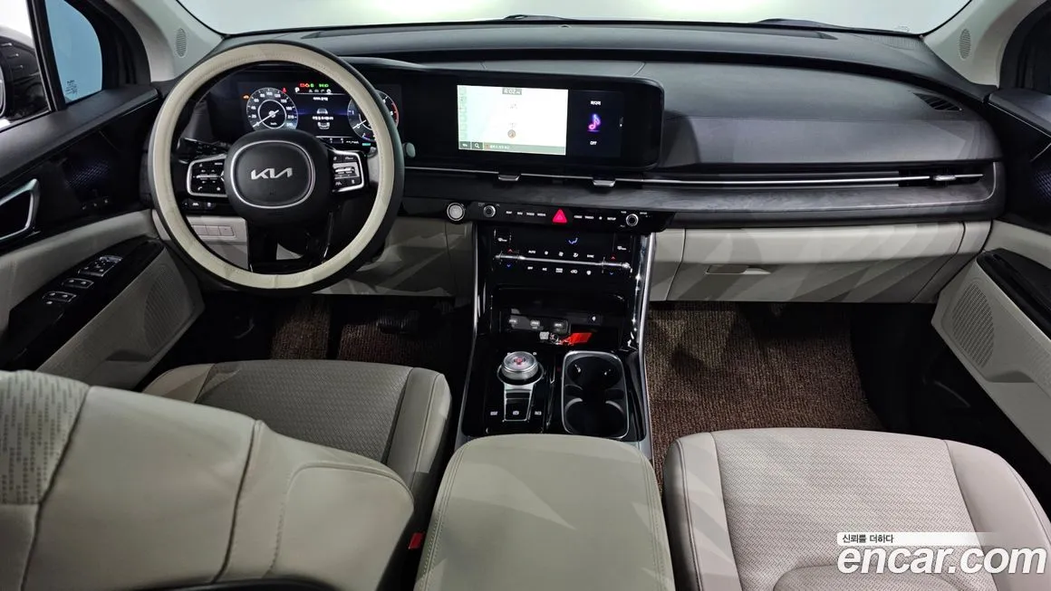 Kia Carnival — фото 10