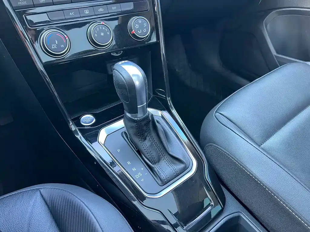 Volkswagen T-Roc 2021 из CN, фото 10