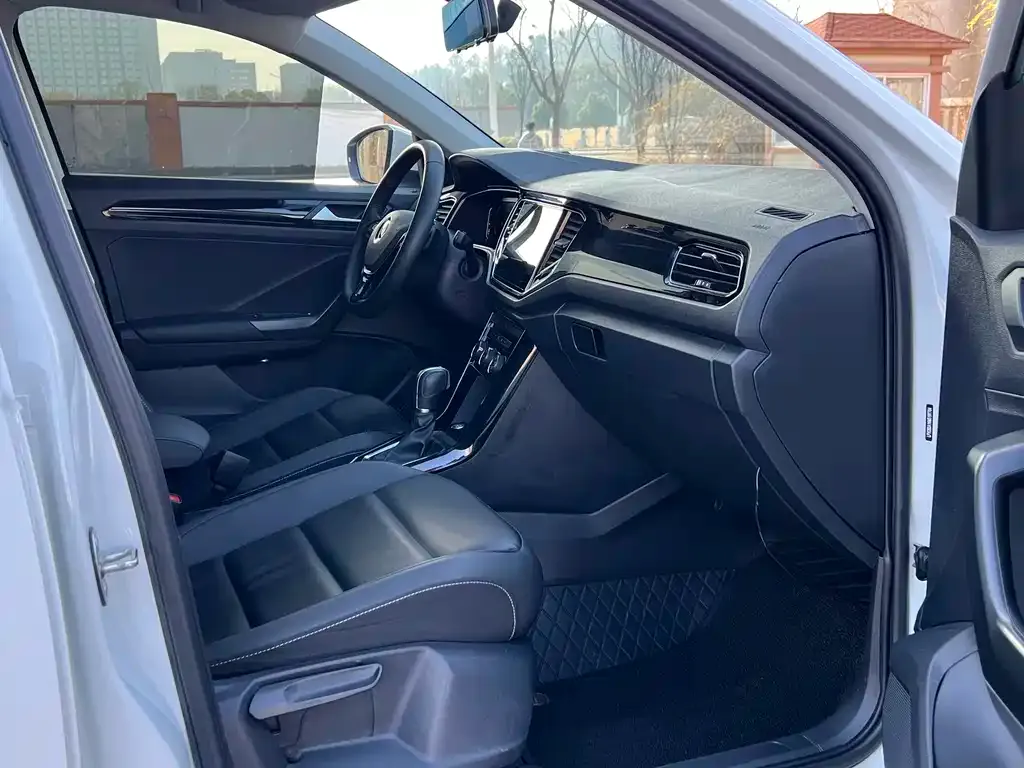 Volkswagen T-Roc 2021 из CN, фото 9
