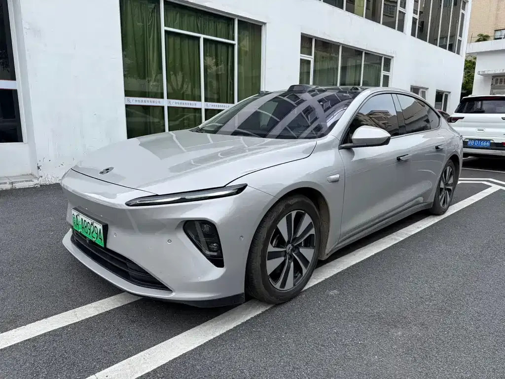 NIO ET7