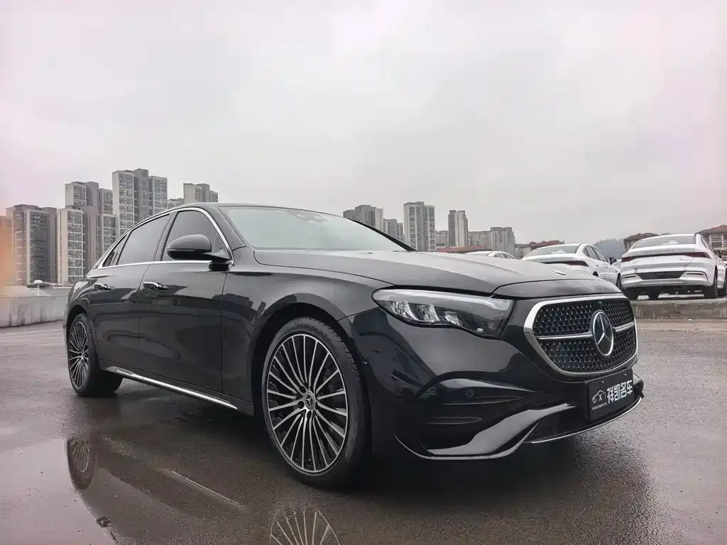 Mercedes-Benz E-Class — фото 2