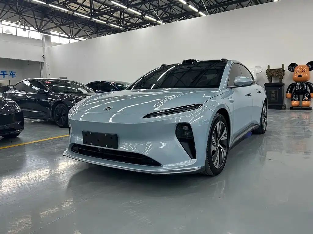 NIO ET5