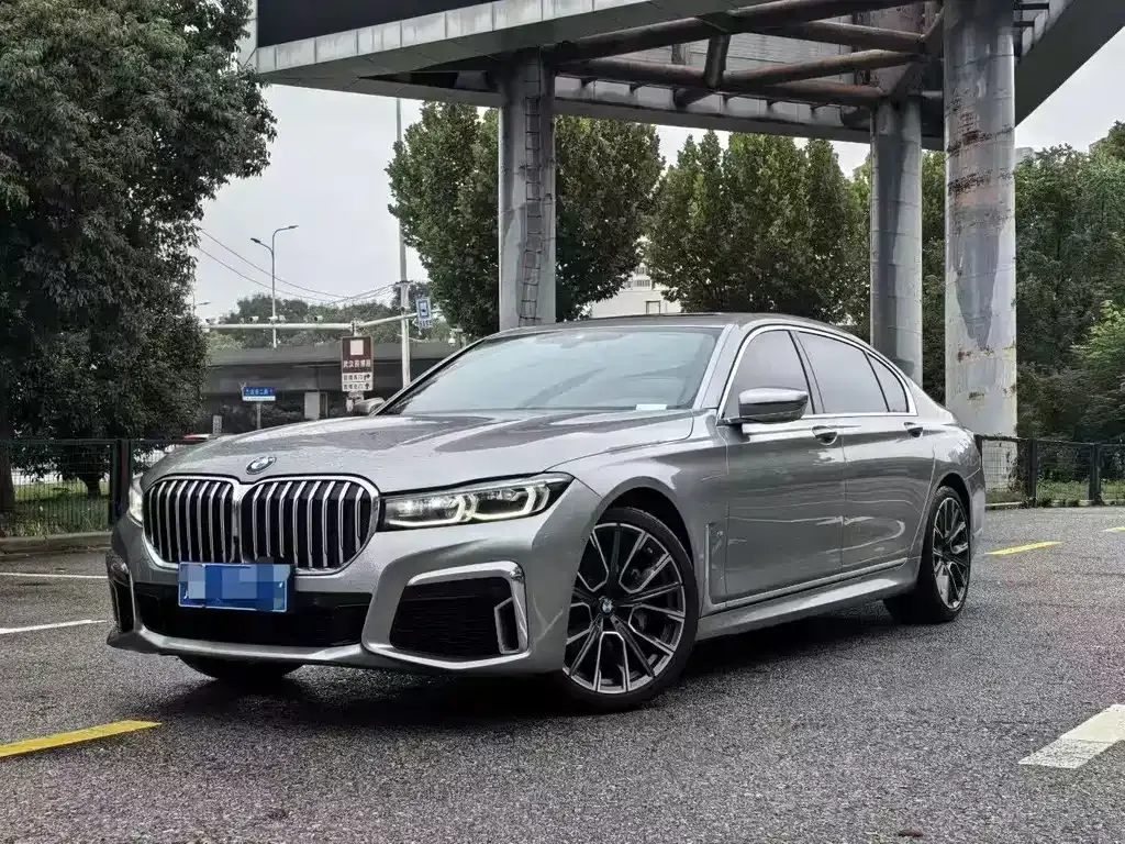 BMW 7 Series 2023 из CN, фото 1