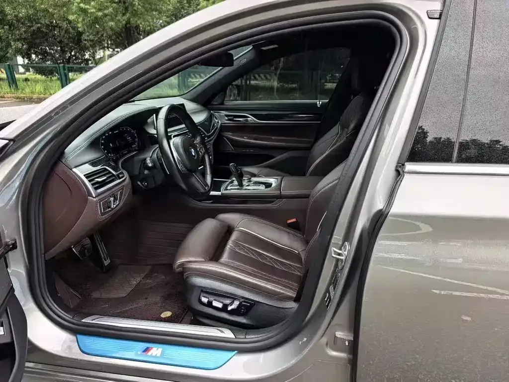 BMW 7 Series 2023 из CN, фото 4
