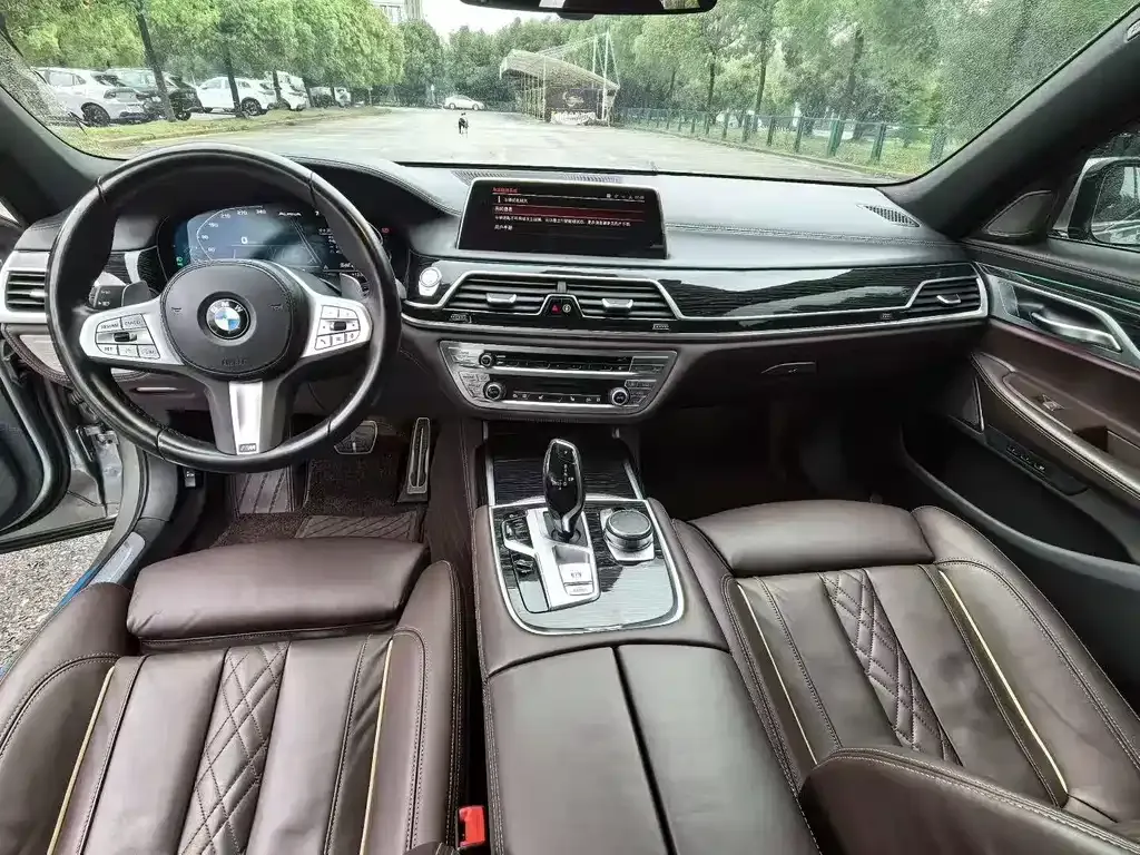 BMW 7 Series 2023 из CN, фото 7