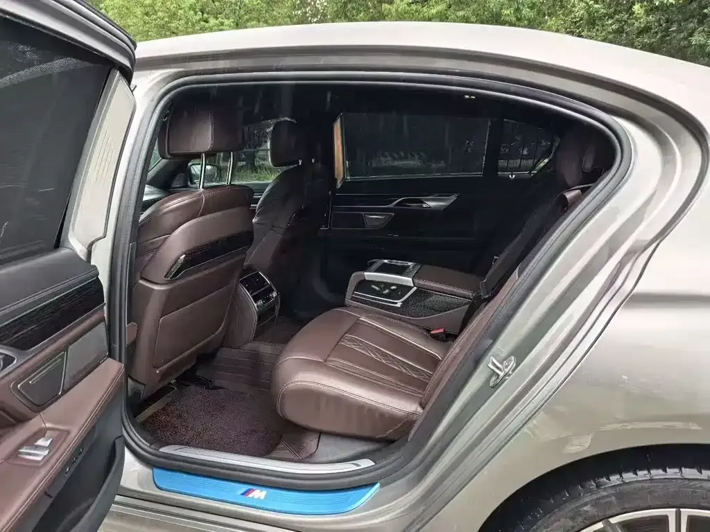 BMW 7 Series 2023 из CN, фото 5