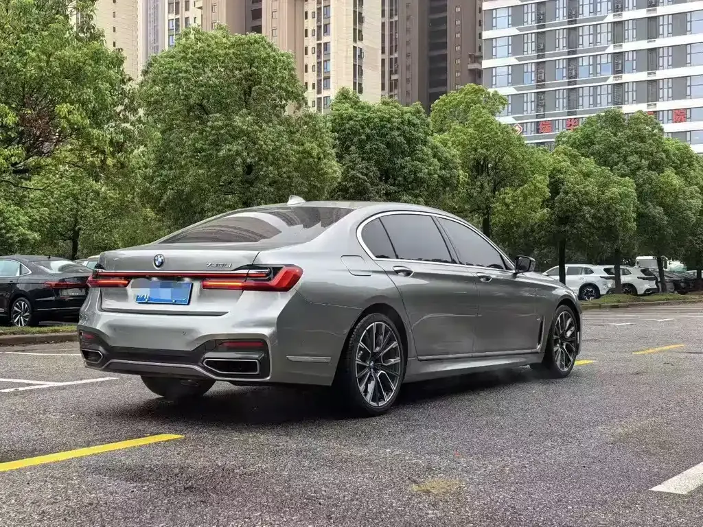 BMW 7 Series 2023 из CN, фото 2