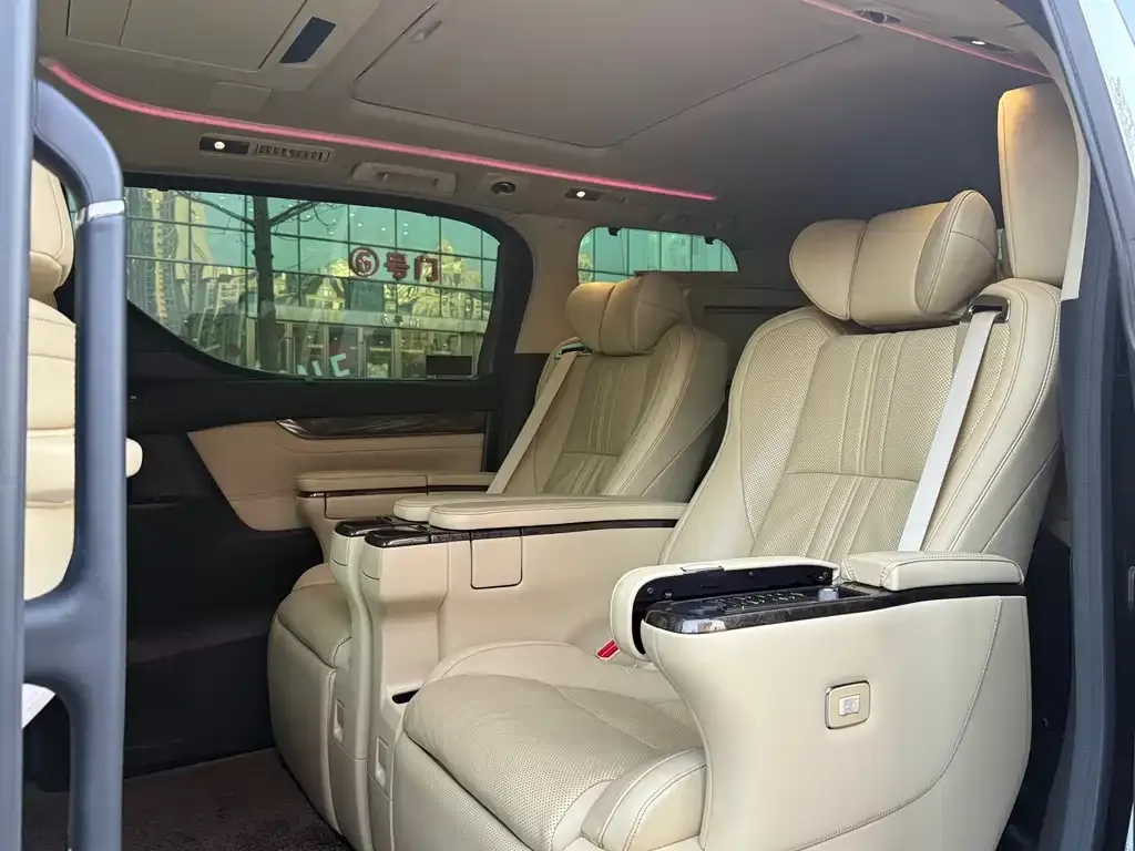 Toyota Alphard 2021 из CN, фото 2