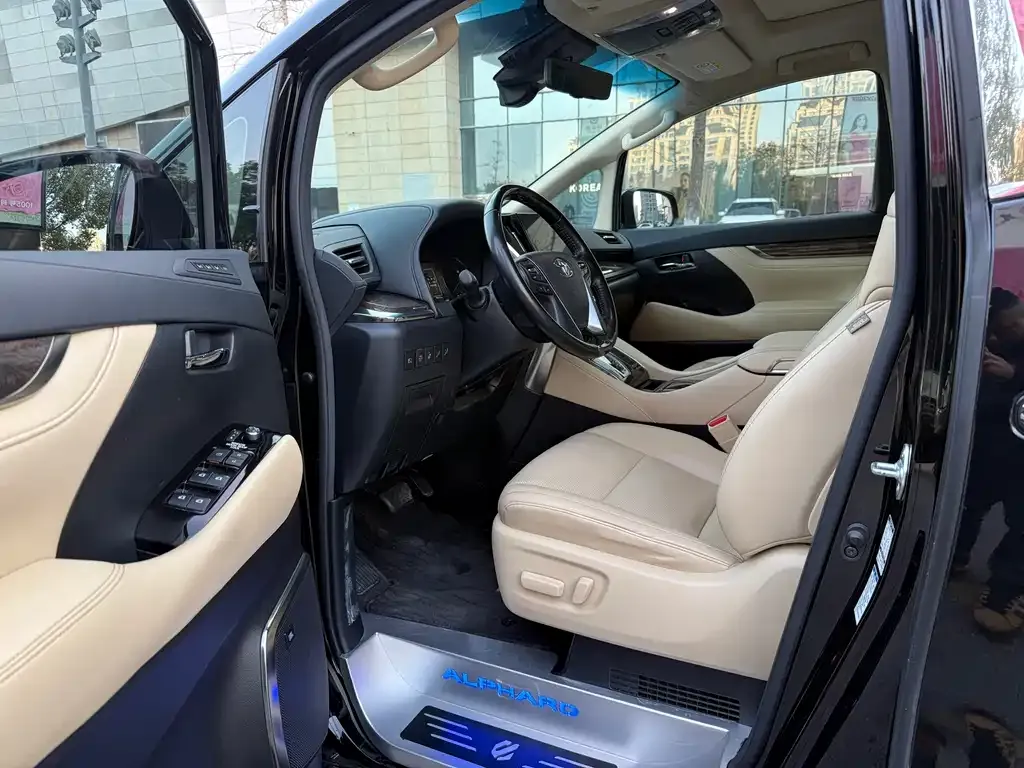 Toyota Alphard 2021 из CN, фото 5
