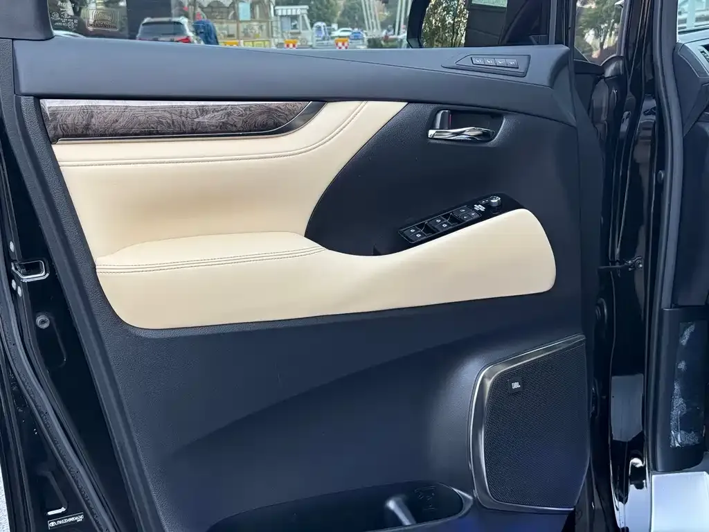 Toyota Alphard 2021 из CN, фото 4