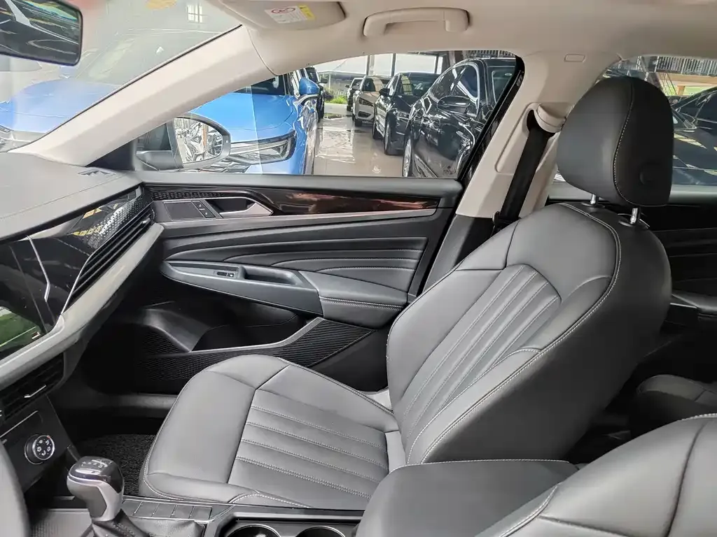 Volkswagen Passat 2022 из CN, фото 6