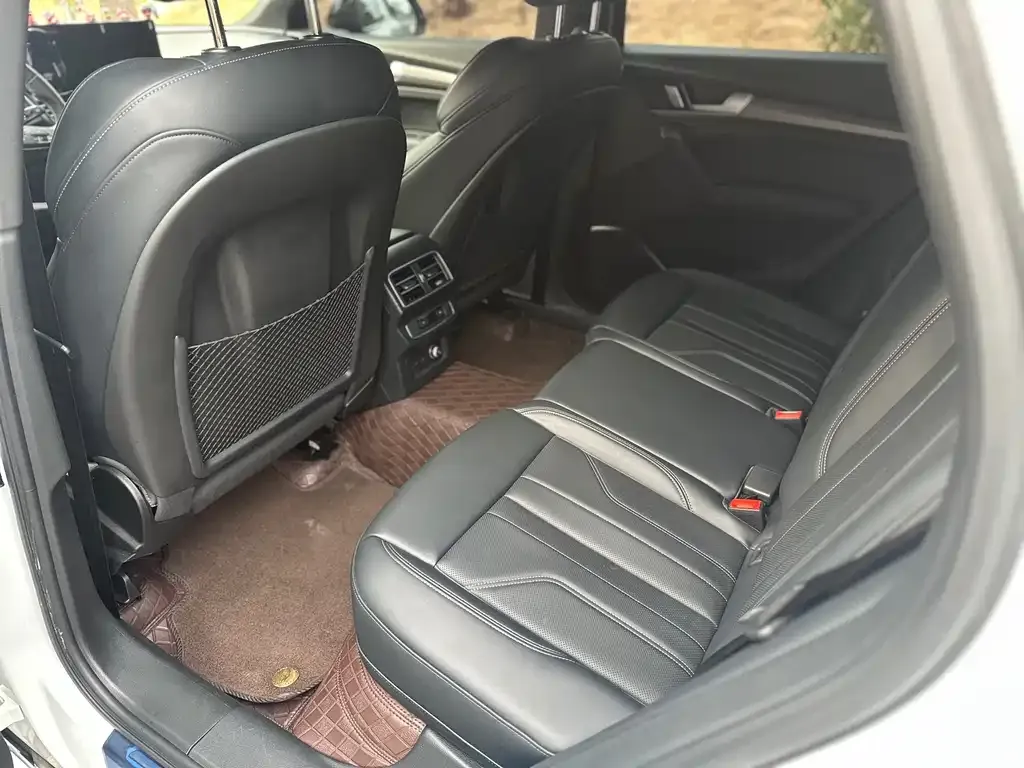 Audi Q5L 2024 из CN, фото 2