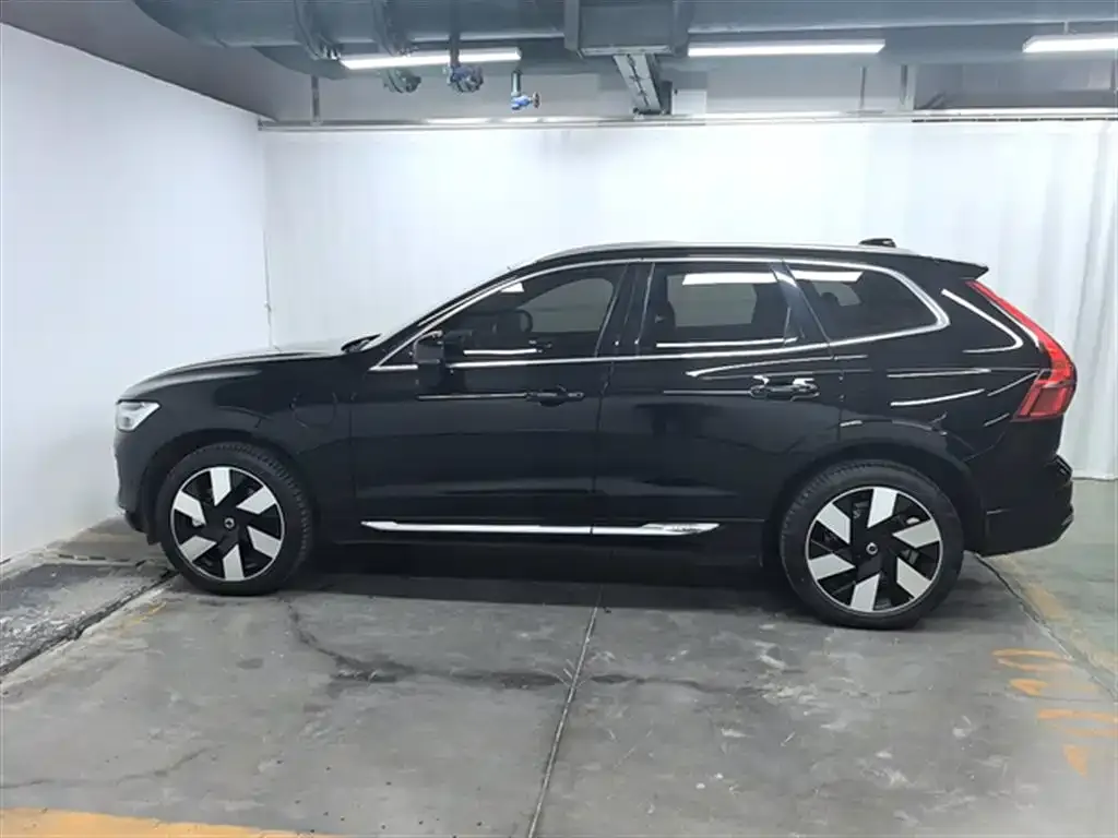 Volvo XC60 PHEV 2024 из CN, фото 5