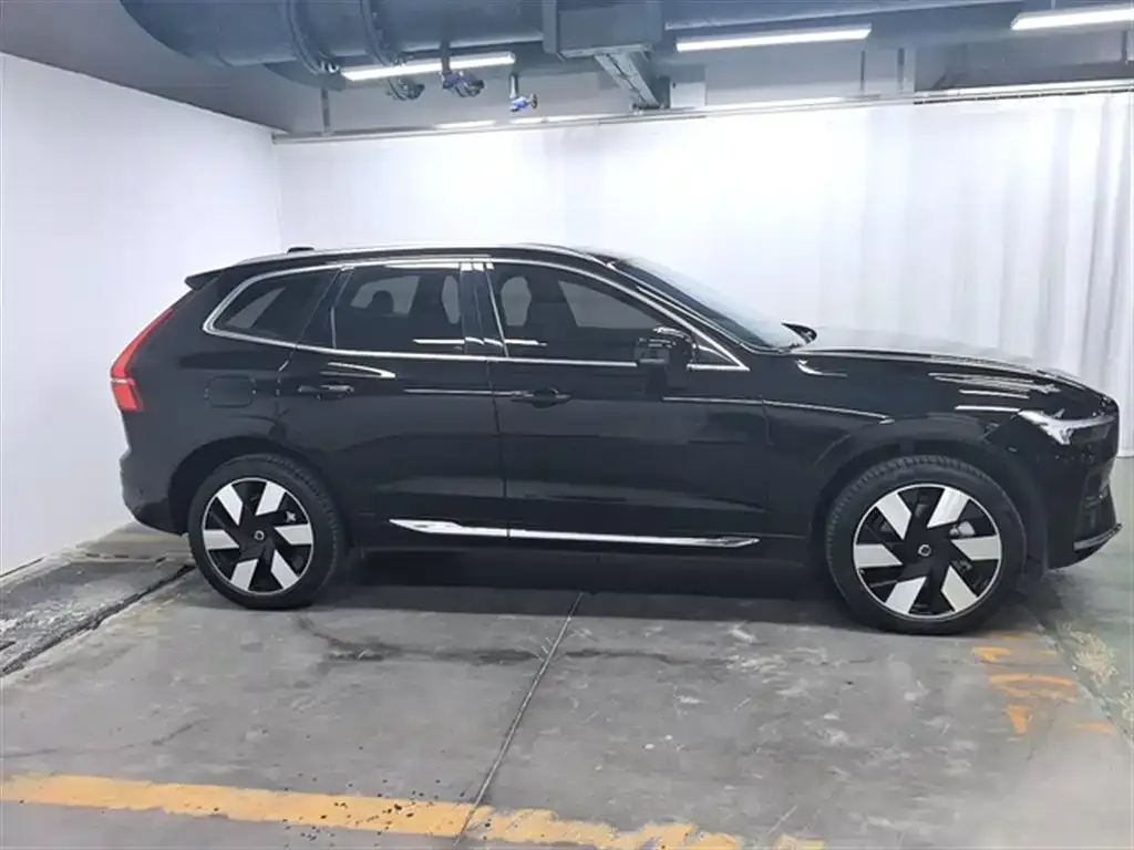 Volvo XC60 PHEV 2024 из CN, фото 10