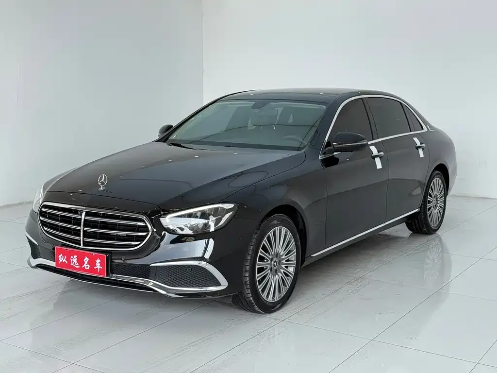 Mercedes-Benz E-Class — фото 1