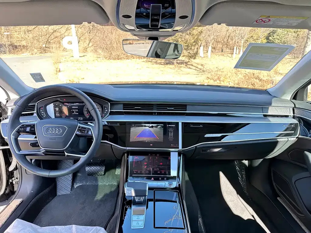 Audi A8 — фото 7