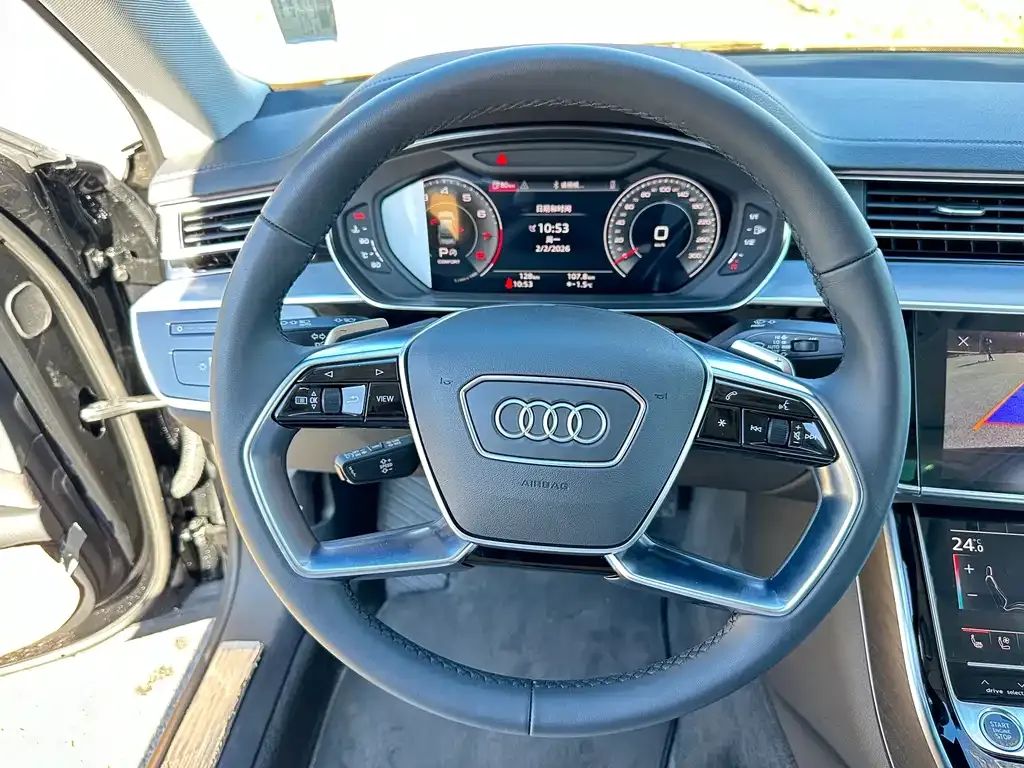 Audi A8 — фото 9