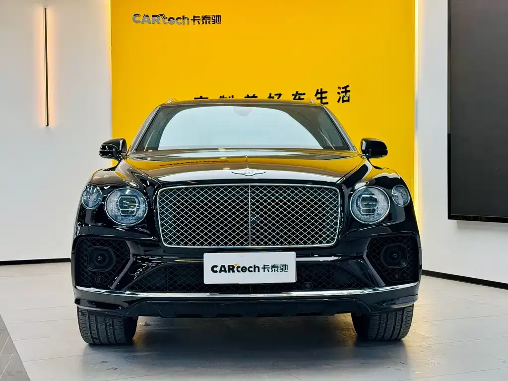 Bentley Bentayga 2022 из CN, фото 2