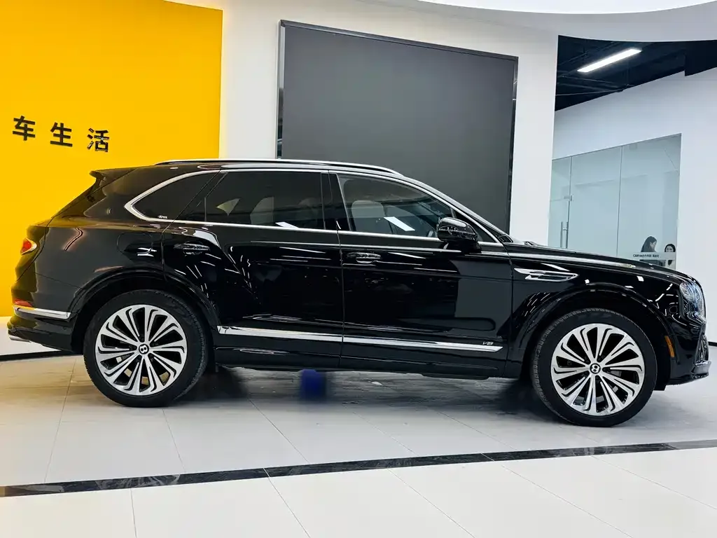 Bentley Bentayga 2022 из CN, фото 4