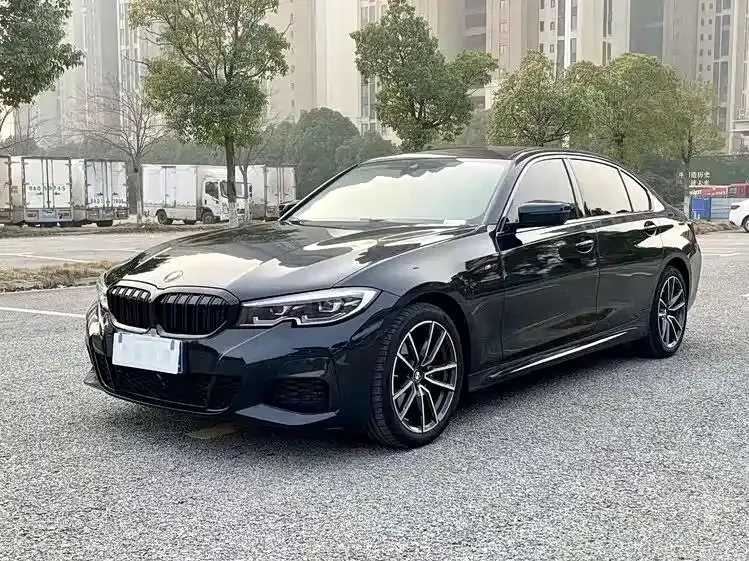 BMW 3 Series 2022 из CN, фото 1