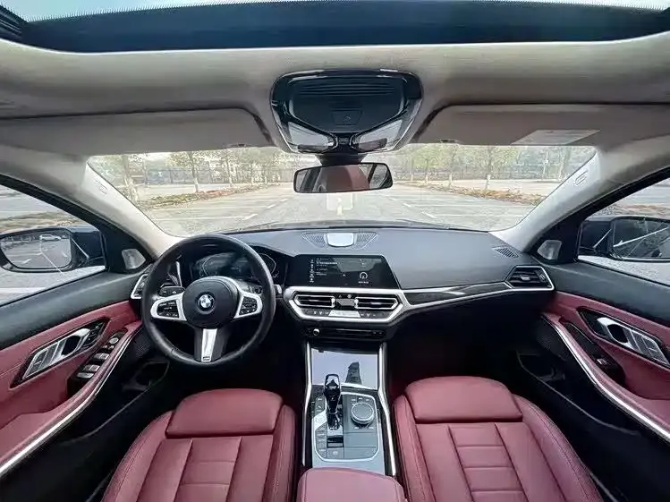 BMW 3 Series 2022 из CN, фото 2