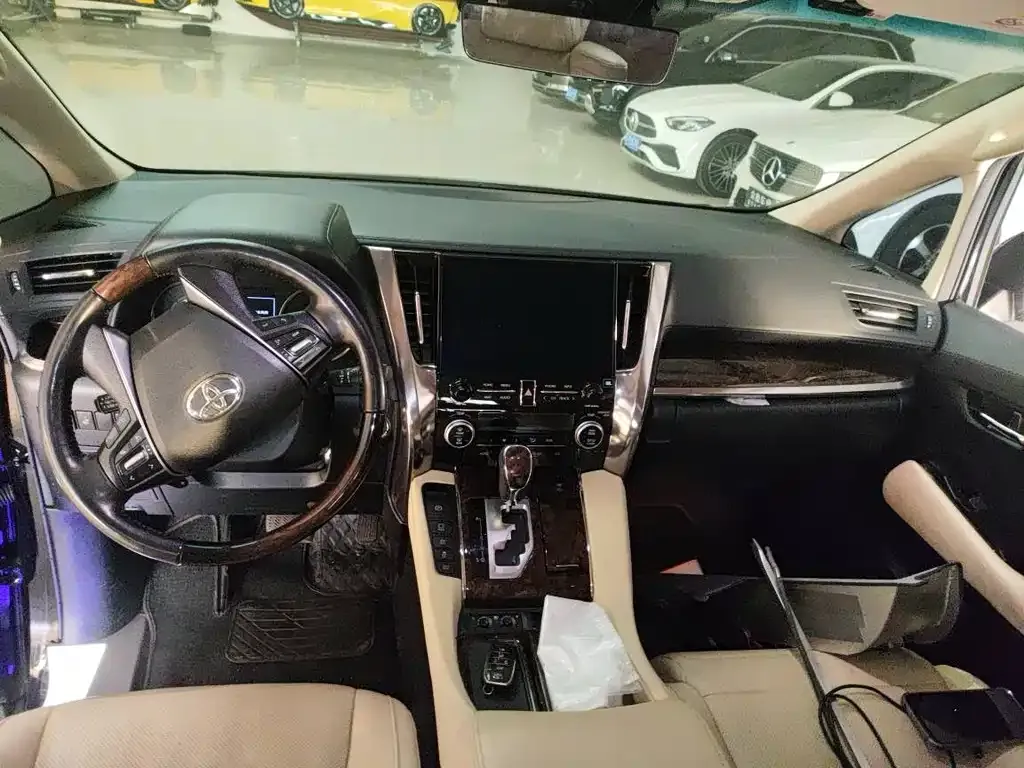 Toyota Alphard 2022 из CN, фото 7