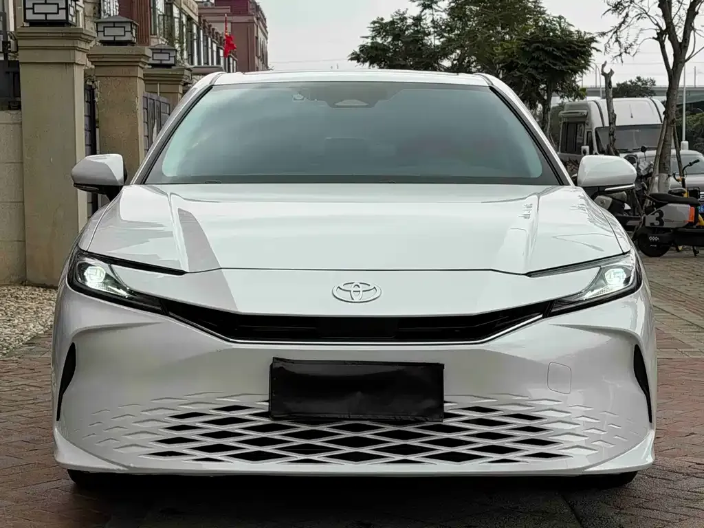 Toyota Camry 2025 из CN, фото 2
