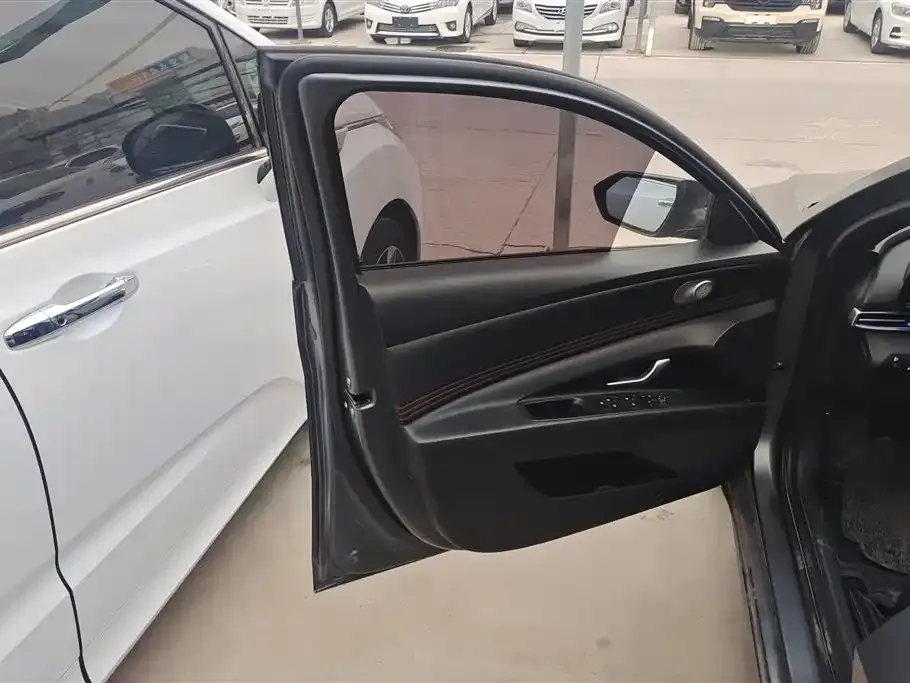 Hyundai Elantra 2022 из CN, фото 7