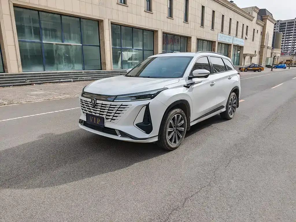 Changan CS75PLUS — фото 1